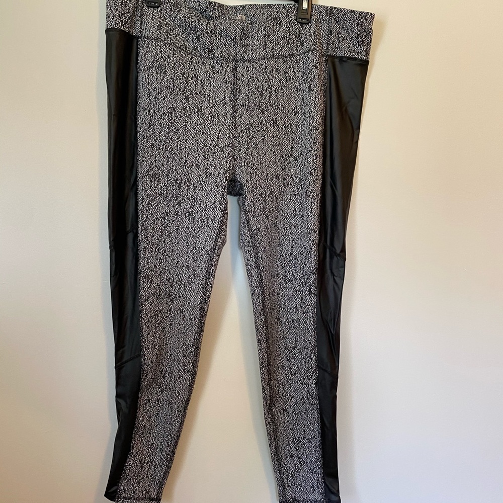 Women’s MTA sport 7/8 leggings